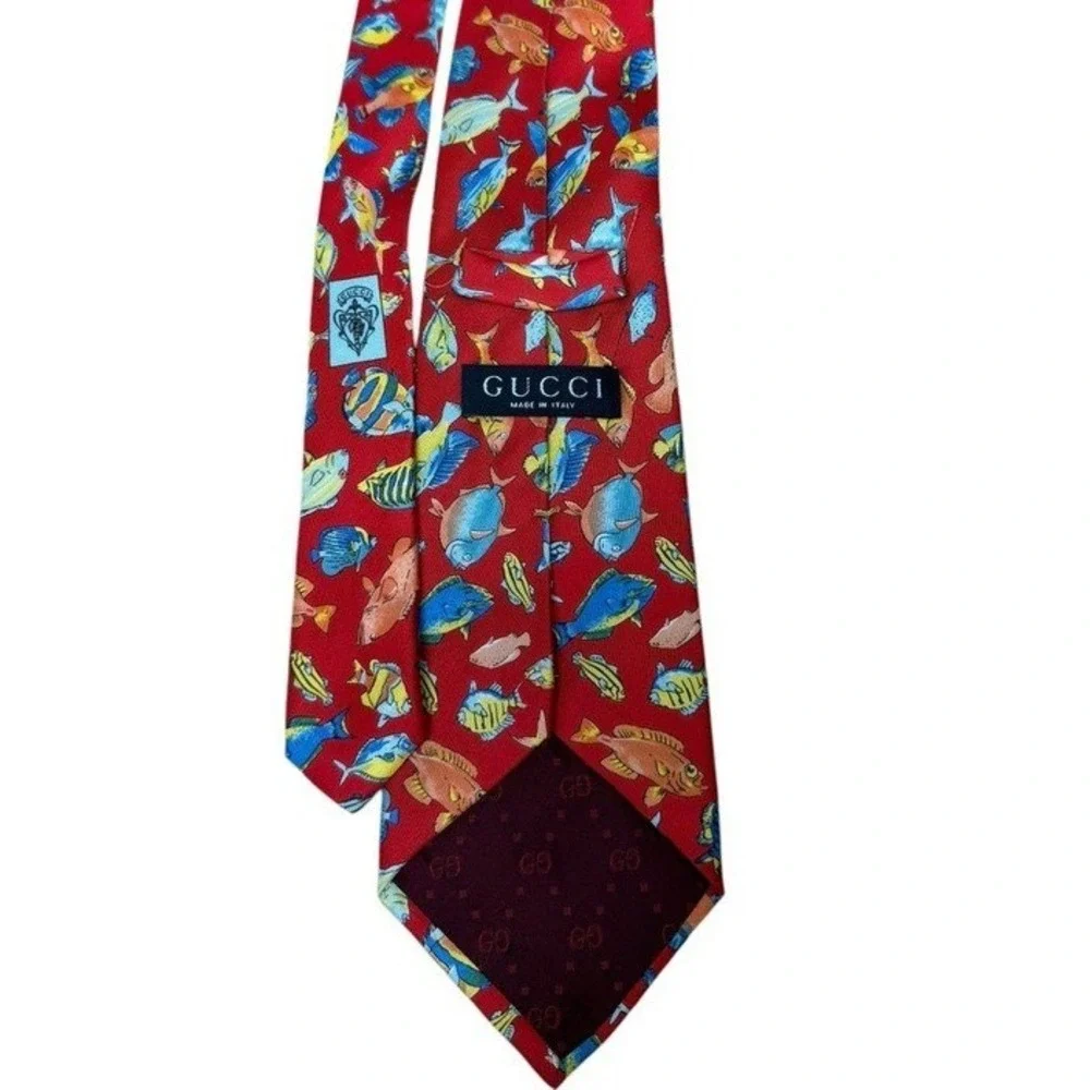 Gucci Mens Red Silk Tropical Fish Print Italian Designer Necktie Accessory‎ READ